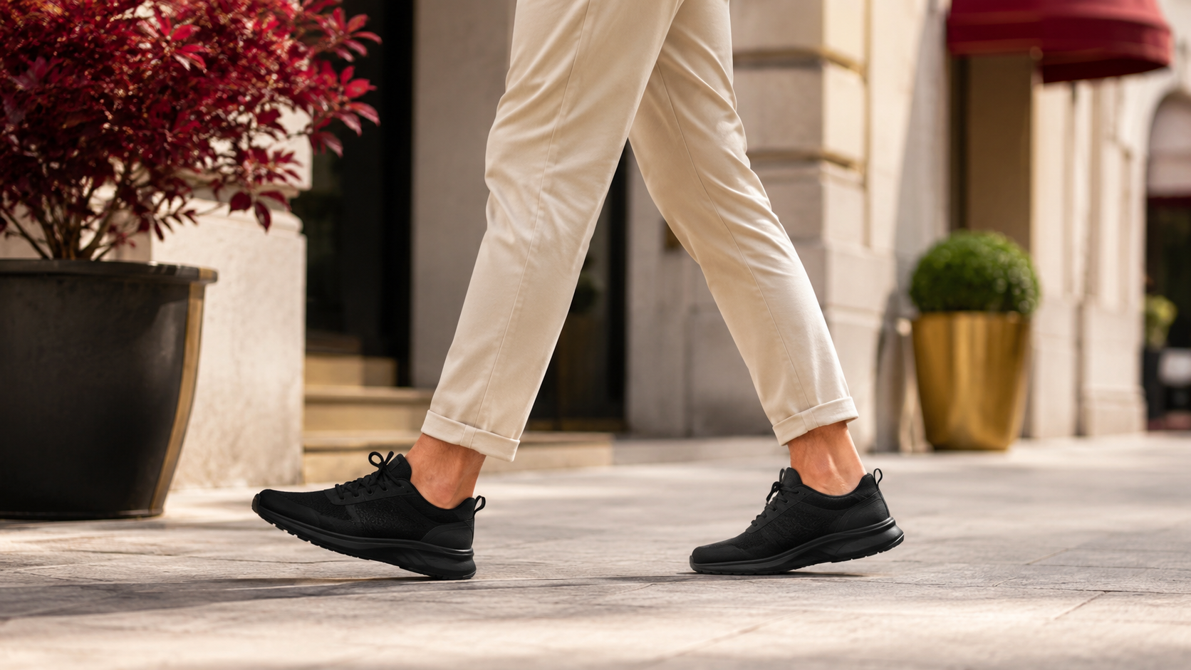 Everyday walking comfort with supportive shoes and insoles