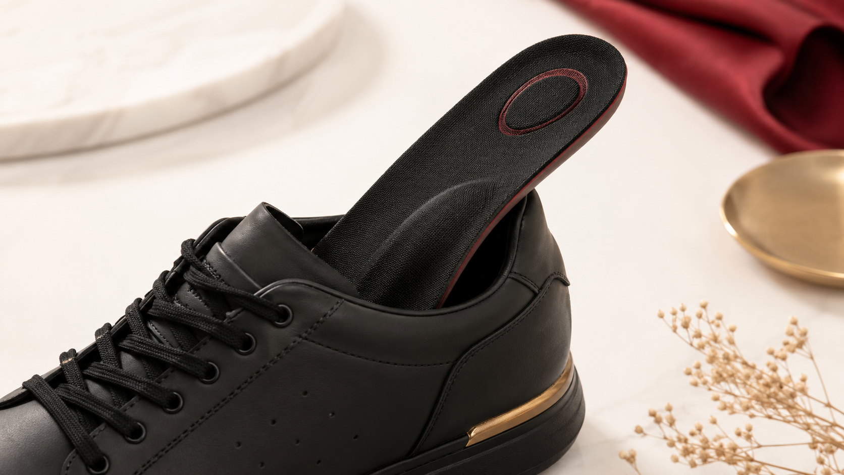 Arch support insoles and everyday shoes for heel comfort